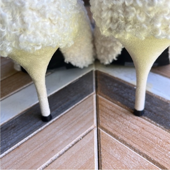 Jeffrey Campbell White Textured Heels - Picture 4 of 6